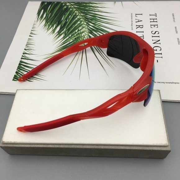 Fashion Sunglasses for Women and Men - Picture 2 of 4